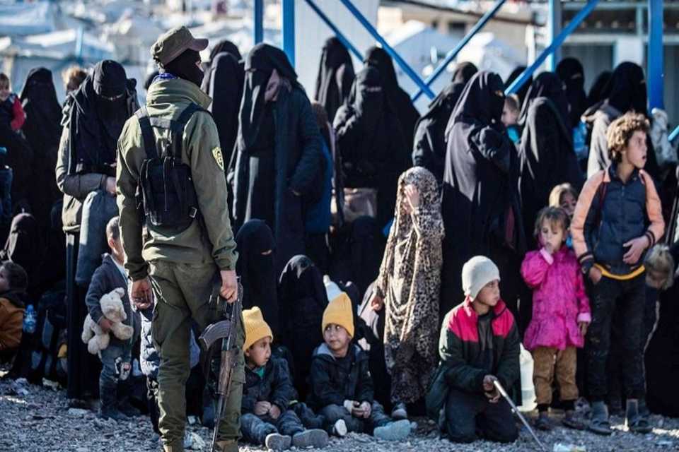 دەیان خێزانی چەکدارانی داعش بەرەو عێراق کەوتنەڕێ