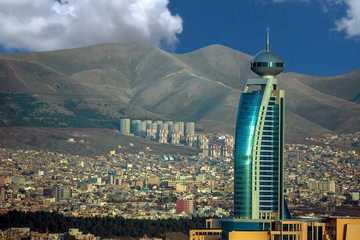 لە سلێمانی؛ برایەک دوو خوشکی خۆی دەکوژێت و دەستبەجێ هەڵدێت