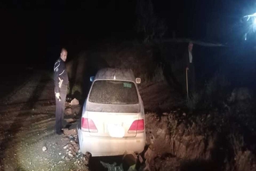 ئۆتۆمبێلێک وەرگەڕا و سێ برینداری لێکەوتەوە